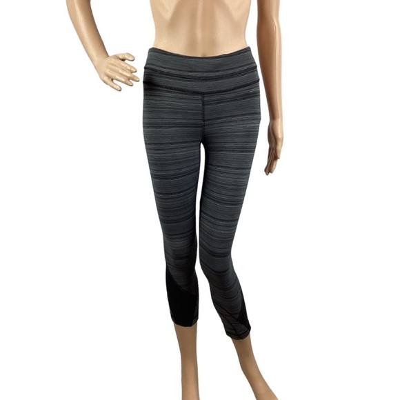 Lululemon Run: Inspire Crop II (Mesh) Size 4 Cyber Stripe Deep Coal Black - Picture 1 of 7